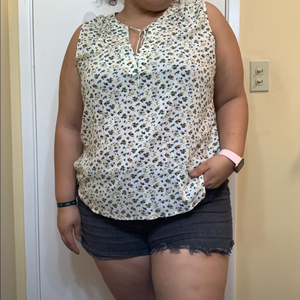 Floral Tank top with a Tie in front